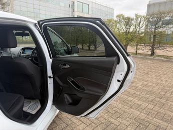 Ford Focus 1.0T EcoBoost ST-Line Hatchback 5dr Petrol Manual Euro 6 (s/s) (