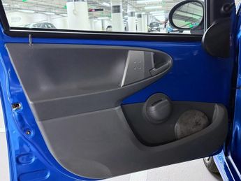 Toyota Aygo 1.0 VVT-i Blue Hatchback 5dr Petrol MultiMode Euro 4 (67 bhp)