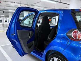 Toyota Aygo 1.0 VVT-i Blue Hatchback 5dr Petrol MultiMode Euro 4 (67 bhp)