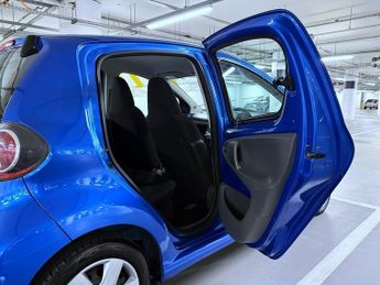 Toyota Aygo 1.0 VVT-i Blue Hatchback 5dr Petrol MultiMode Euro 4 (67 bhp)