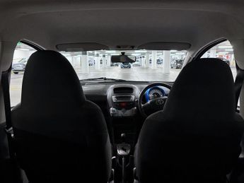 Toyota Aygo 1.0 VVT-i Blue Hatchback 5dr Petrol MultiMode Euro 4 (67 bhp)