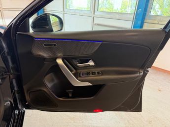 Mercedes-Benz A Class 1.5 A180d Sport (Premium) Hatchback 5dr Diesel 7G-DCT Euro 6 (s/