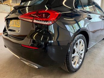 Mercedes-Benz A Class 1.5 A180d Sport (Premium) Hatchback 5dr Diesel 7G-DCT Euro 6 (s/