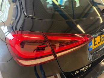 Mercedes-Benz A Class 1.5 A180d Sport (Premium) Hatchback 5dr Diesel 7G-DCT Euro 6 (s/