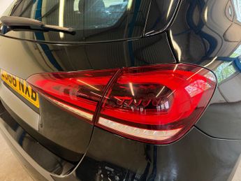 Mercedes-Benz A Class 1.5 A180d Sport (Premium) Hatchback 5dr Diesel 7G-DCT Euro 6 (s/