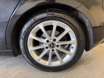 Mercedes-Benz A Class 1.5 A180d Sport (Premium) Hatchback 5dr Diesel 7G-DCT Euro 6 (s/
