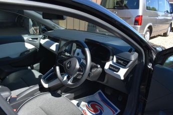 Renault Clio 1.6 E-TECH Techno Auto Euro 6 (s/s) 5dr