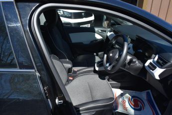 Renault Clio 1.6 E-TECH Techno Auto Euro 6 (s/s) 5dr