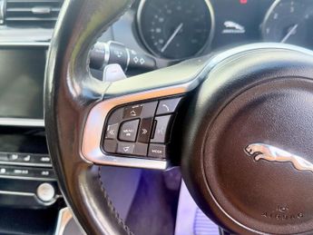 Jaguar XE 2.0d R-Sport Saloon 4dr Diesel Auto AWD Euro 6 (s/s) (240 ps)