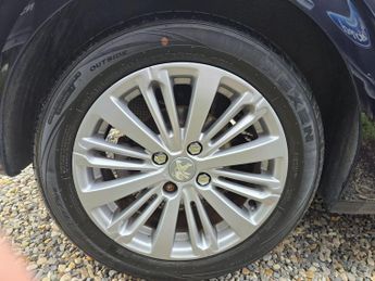 Peugeot 208 1.2 PureTech Allure EAT Euro 6 (s/s) 5dr