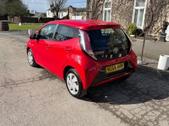 Toyota Aygo 1.0 VVT-i x-play Hatchback 5dr Petrol Manual Euro 5 Euro 5 (68 p