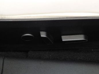 Tesla Model 3 (Dual Motor) Long Range Auto 4WDE 4dr