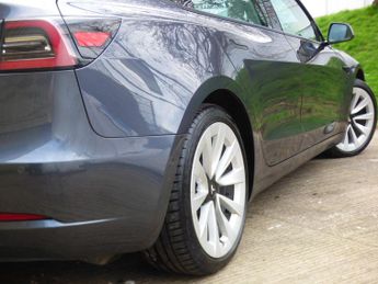 Tesla Model 3 (Dual Motor) Long Range Auto 4WDE 4dr