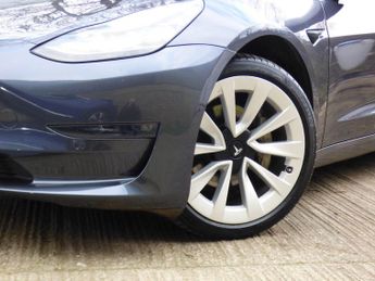 Tesla Model 3 (Dual Motor) Long Range Auto 4WDE 4dr