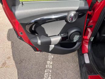 Mini Hatch 1.5 Cooper Auto Euro 6 (s/s) 5dr