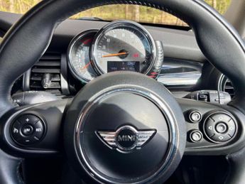 Mini Hatch 1.5 Cooper Auto Euro 6 (s/s) 5dr