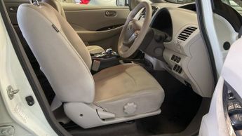 Nissan LEAF 24kWh Hatchback 5dr Electric Auto (107 bhp)