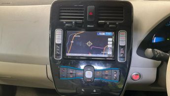 Nissan LEAF 24kWh Hatchback 5dr Electric Auto (107 bhp)