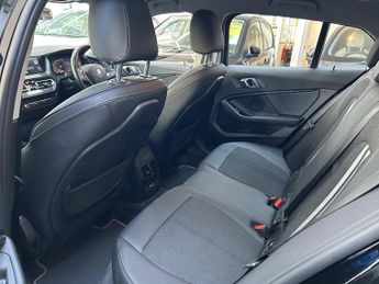 BMW 1 Series 1.5 118i Sport (LCP) Hatchback Petrol DCT Euro 6 (s/s) (136 ps) 