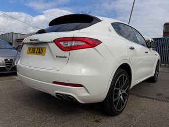 Maserati Levante 3.0D V6 SUV 5dr Diesel ZF 4WD Euro 6 (s/s) (275 ps)