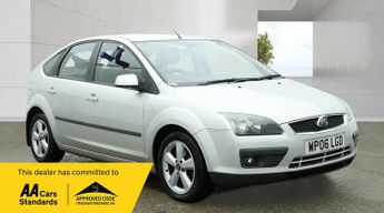 Ford Focus 1.6 Zetec Climate Hatchback 5dr Petrol Automatic (184 g/km, 99 b
