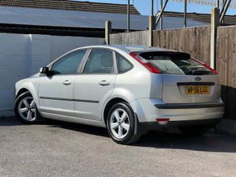 Ford Focus 1.6 Zetec Climate Hatchback 5dr Petrol Automatic (184 g/km, 99 b