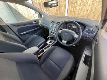 Ford Focus 1.6 Zetec Climate Hatchback 5dr Petrol Automatic (184 g/km, 99 b