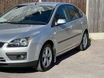 Ford Focus 1.6 Zetec Climate Hatchback 5dr Petrol Automatic (184 g/km, 99 b