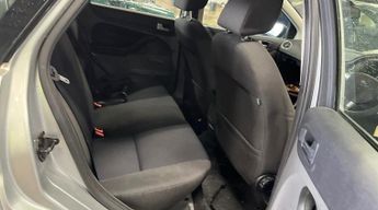 Ford Focus 1.6 Zetec Climate Hatchback 5dr Petrol Automatic (184 g/km, 99 b