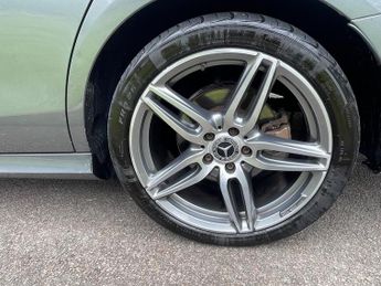 Mercedes-Benz E Class 2.0 E220d AMG Line Saloon 4dr Diesel G-Tronic+ Euro 6 (s/s) (194