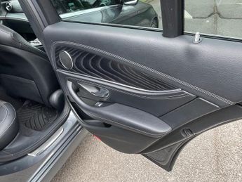 Mercedes-Benz E Class 2.0 E220d AMG Line Saloon 4dr Diesel G-Tronic+ Euro 6 (s/s) (194