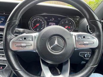 Mercedes-Benz E Class 2.0 E220d AMG Line Saloon 4dr Diesel G-Tronic+ Euro 6 (s/s) (194