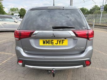 Mitsubishi Outlander 2.2 DI-D GX3 SUV 5dr Diesel Auto 4WD Euro 6 (147 ps)
