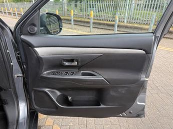Mitsubishi Outlander 2.2 DI-D GX3 SUV 5dr Diesel Auto 4WD Euro 6 (147 ps)