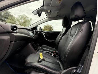 Vauxhall Grandland X 1.6 13.2kWh Elite Nav SUV 5dr Petrol Plug-in Hybrid Auto 4WD Eur