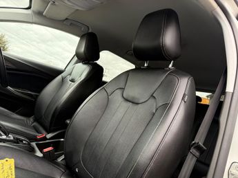 Vauxhall Grandland X 1.6 13.2kWh Elite Nav SUV 5dr Petrol Plug-in Hybrid Auto 4WD Eur