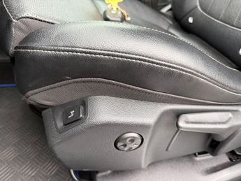 Vauxhall Grandland X 1.6 13.2kWh Elite Nav SUV 5dr Petrol Plug-in Hybrid Auto 4WD Eur