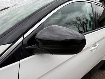 Vauxhall Grandland X 1.6 13.2kWh Elite Nav SUV 5dr Petrol Plug-in Hybrid Auto 4WD Eur