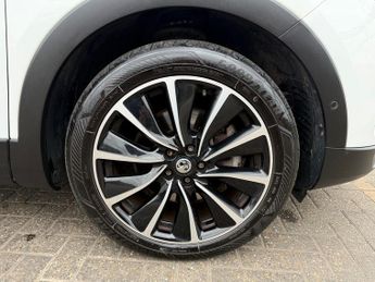 Vauxhall Grandland X 1.6 13.2kWh Elite Nav SUV 5dr Petrol Plug-in Hybrid Auto 4WD Eur