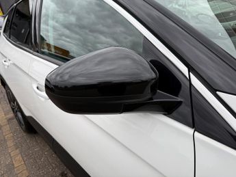 Vauxhall Grandland X 1.6 13.2kWh Elite Nav SUV 5dr Petrol Plug-in Hybrid Auto 4WD Eur