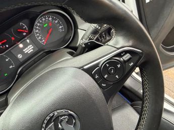 Vauxhall Grandland X 1.6 13.2kWh Elite Nav SUV 5dr Petrol Plug-in Hybrid Auto 4WD Eur