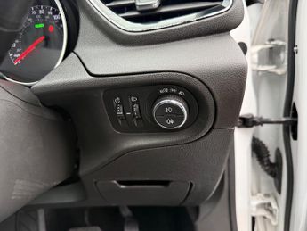 Vauxhall Grandland X 1.6 13.2kWh Elite Nav SUV 5dr Petrol Plug-in Hybrid Auto 4WD Eur