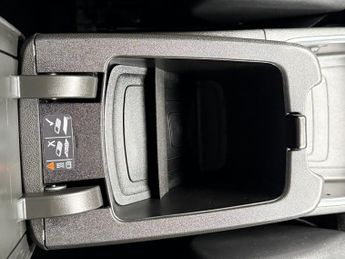 Vauxhall Grandland X 1.6 13.2kWh Elite Nav SUV 5dr Petrol Plug-in Hybrid Auto 4WD Eur