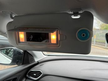 Vauxhall Grandland X 1.6 13.2kWh Elite Nav SUV 5dr Petrol Plug-in Hybrid Auto 4WD Eur