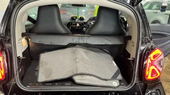 Smart ForTwo 17.6kWh Exclusive Coupe 2dr Electric Auto (22kW Charger) (82 ps)