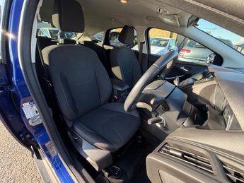 Ford Focus 1.0T EcoBoost Zetec Edition Hatchback 5dr Petrol Auto Euro 6 (s/