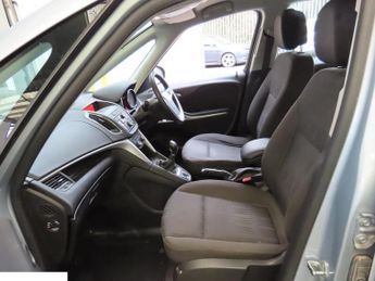 Vauxhall Zafira Tourer 1.8 16V Exclusiv MPV 5dr Petrol Manual Euro 5 (140 ps)
