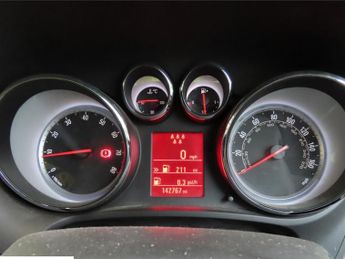 Vauxhall Zafira Tourer 1.8 16V Exclusiv MPV 5dr Petrol Manual Euro 5 (140 ps)