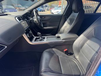 Jaguar XE 2.0 P250i Reims Edition Saloon 4dr Petrol Auto Euro 6 (s/s) (250