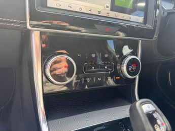 Jaguar XE 2.0 P250i Reims Edition Saloon 4dr Petrol Auto Euro 6 (s/s) (250